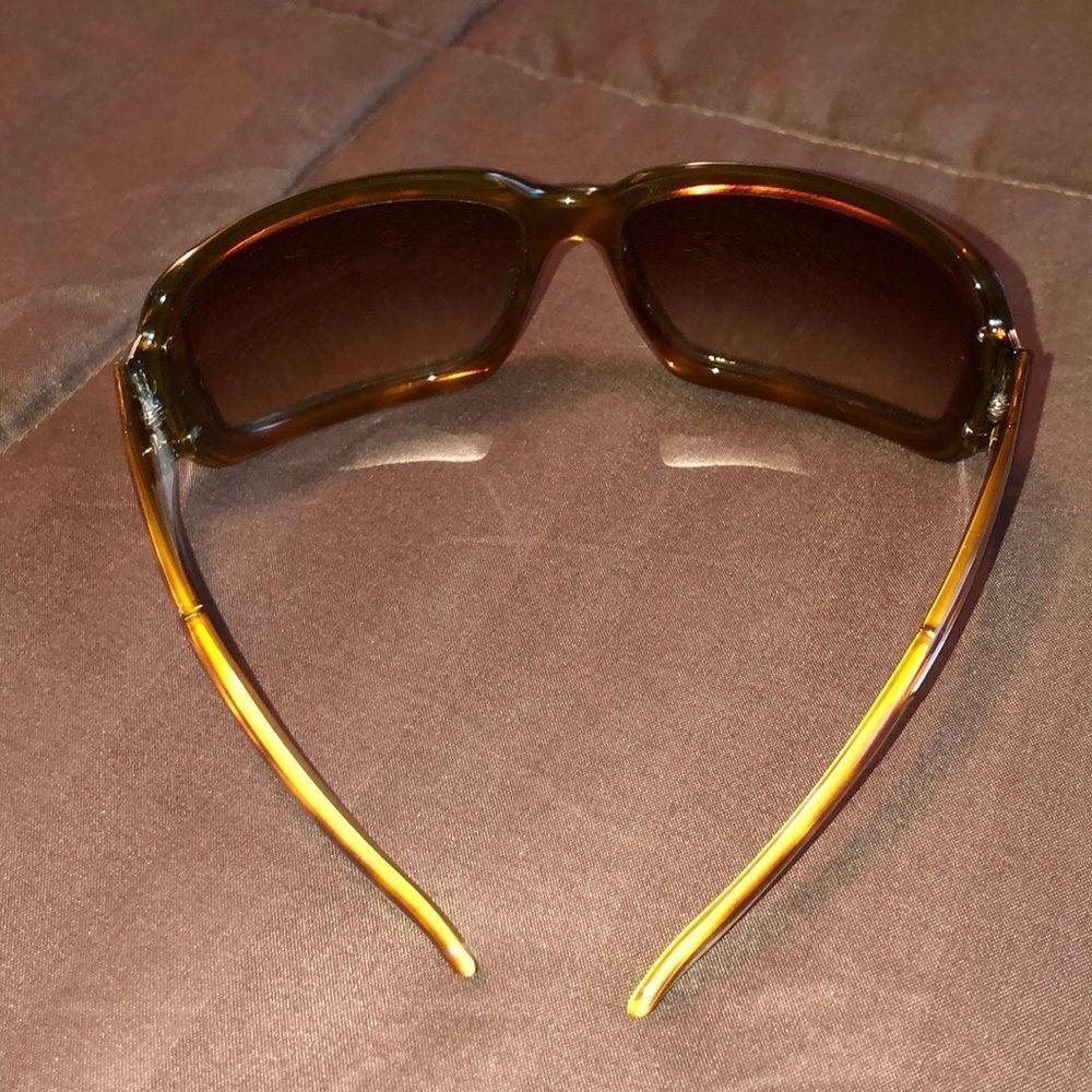 Prada sunshades - Picture 3 of 12